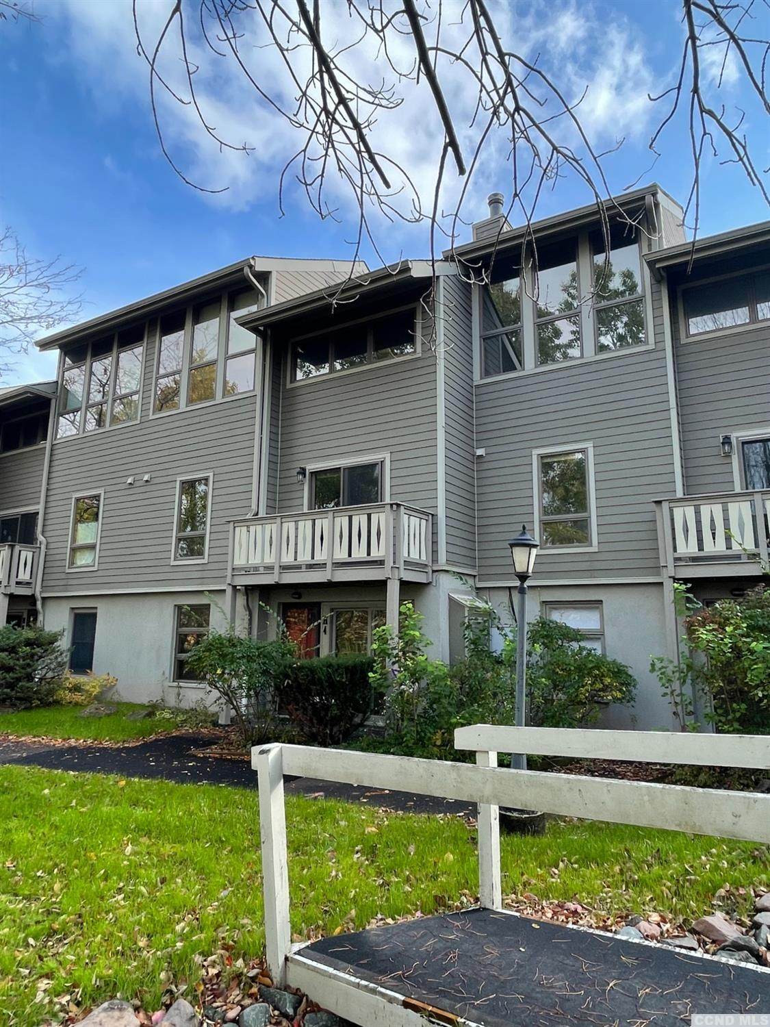 40 Highlands Lane - Photo 1
