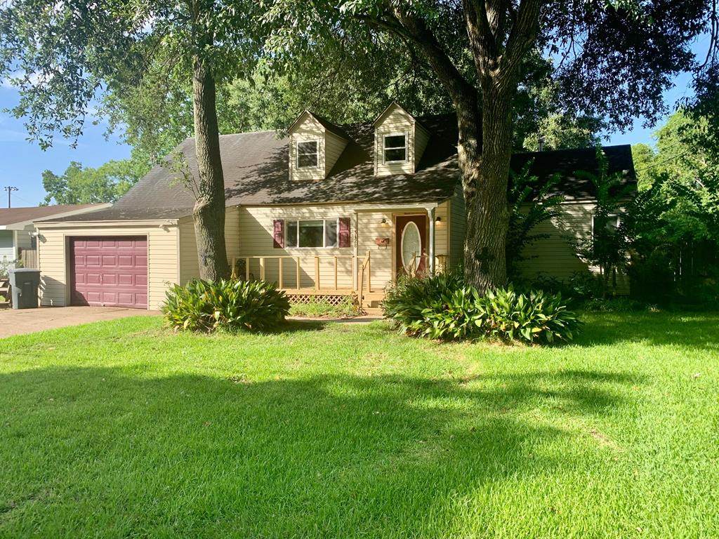 3128 Charles - Photo 1