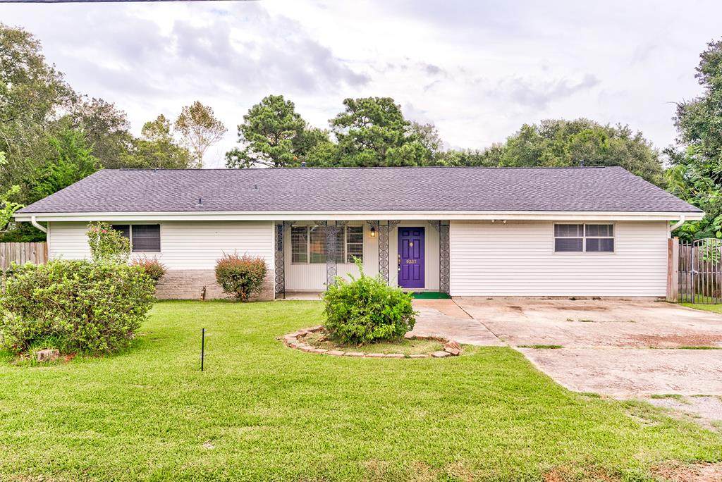 9237 N Garden - Photo 1