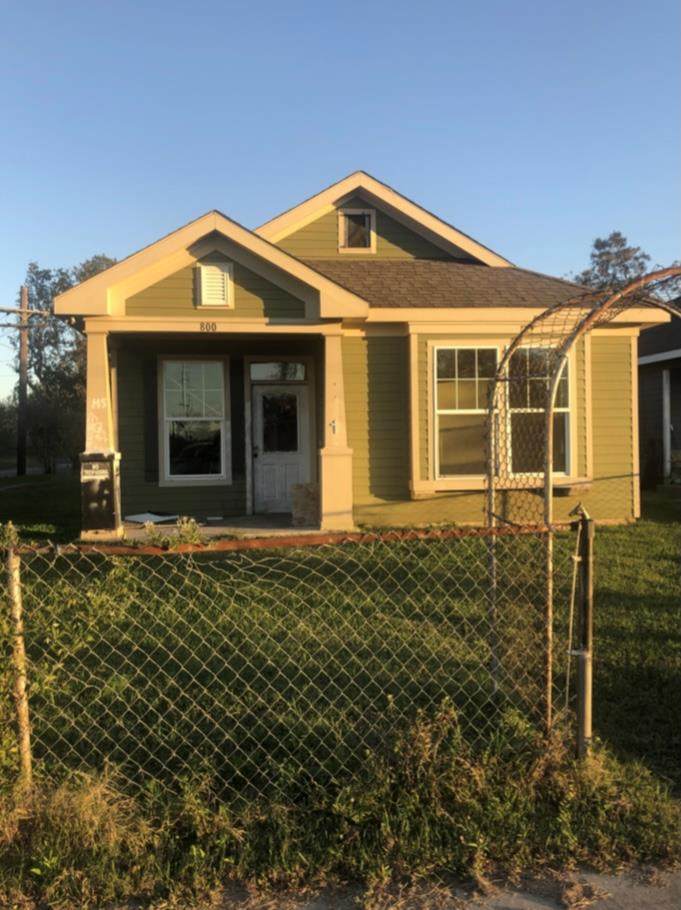 800 5th Street - Photo 1