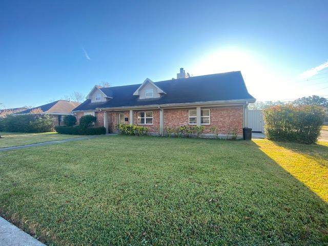 3175 Sandalwood Drive - Photo 1