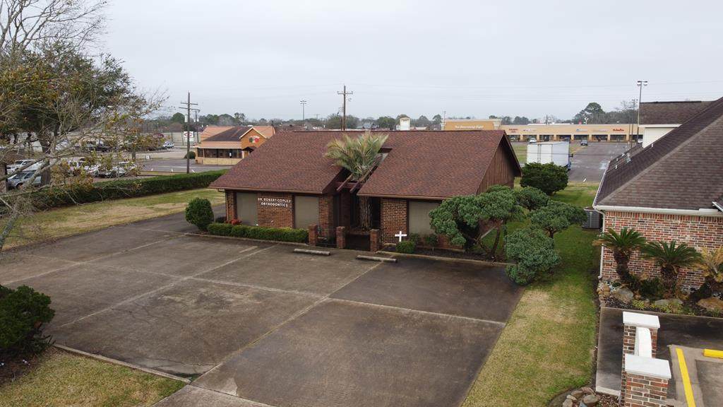 890 Sierra Dr - Photo 1