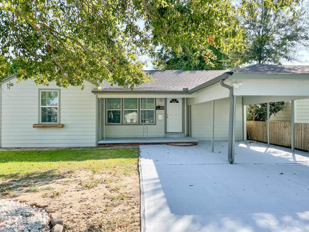 837 Colorado Ave - Photo 1