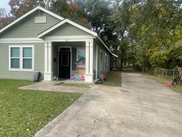 633 17th - Photo 1