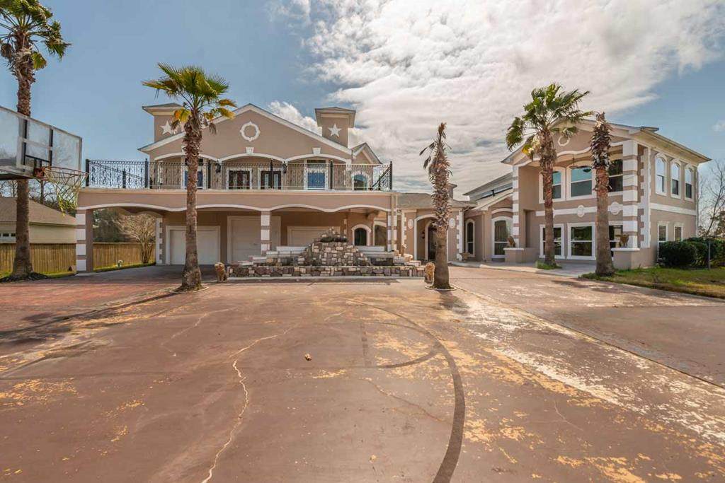 8625 Thomas Dr. - Photo 1