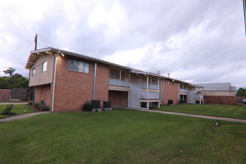 1604 Cherry - Photo 1