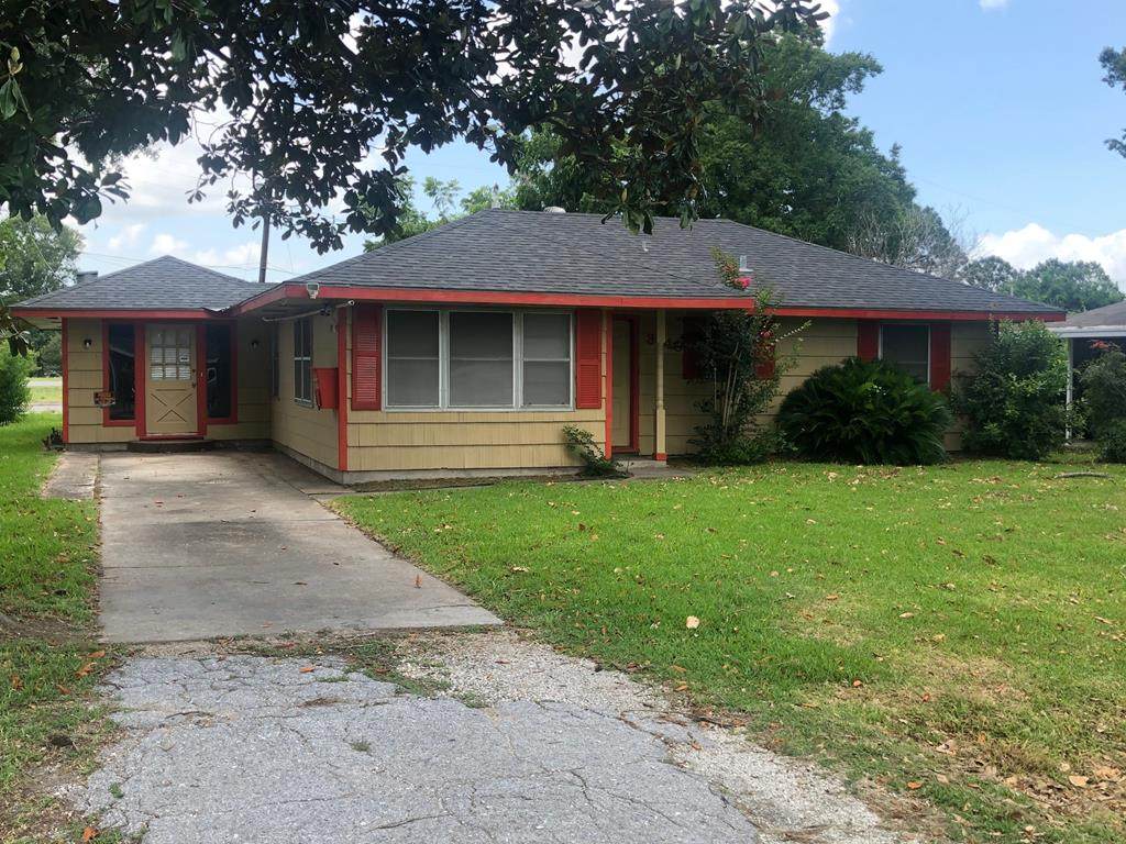 3740 Graves Avenue - Photo 1
