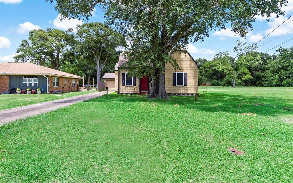 854 South Ave - Photo 1