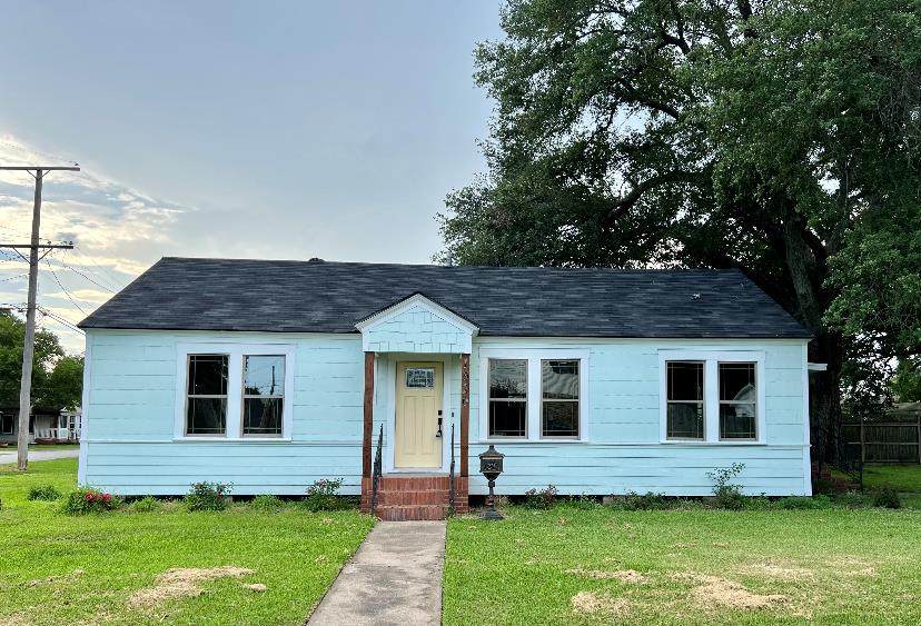 1520 Avenue B - Photo 1