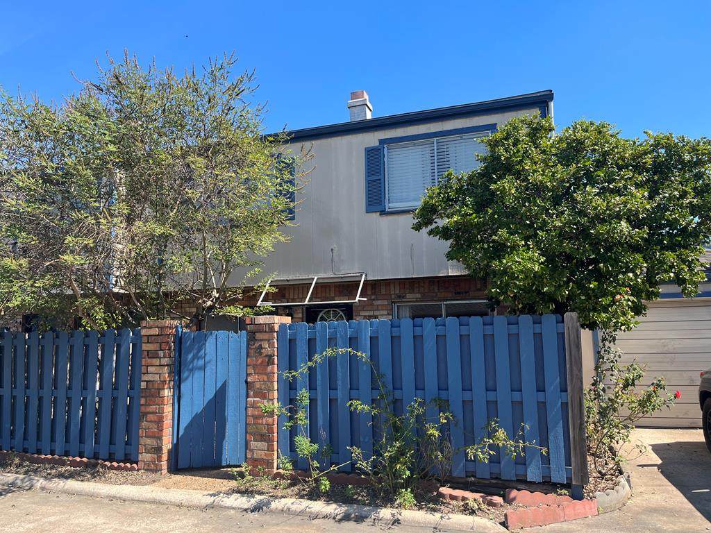 547 Georgetown - Photo 1