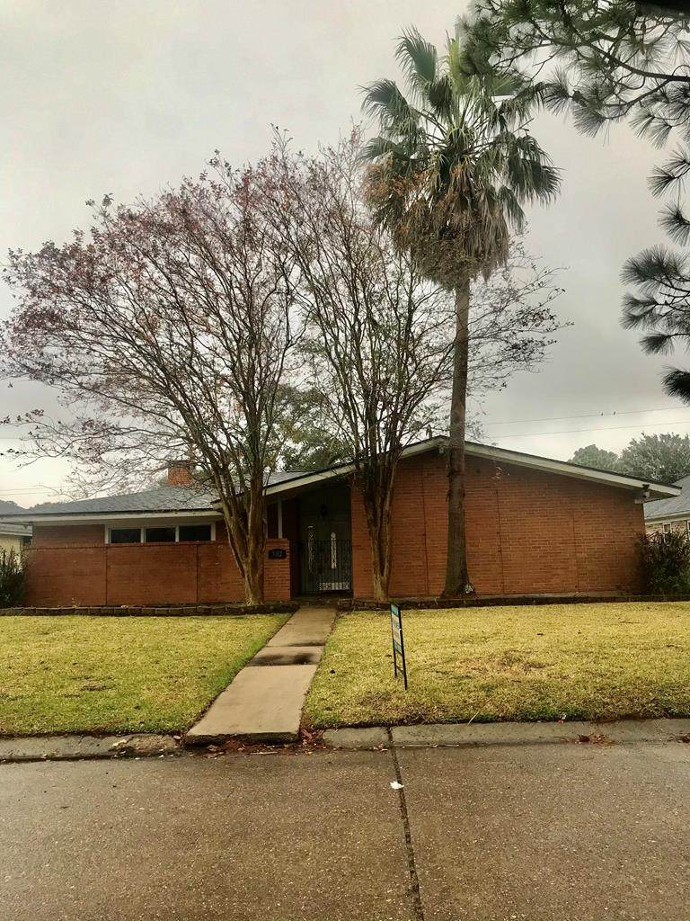 3012 Lawrence Avenue - Photo 1
