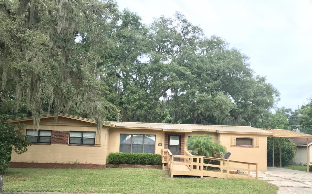 2020 Cherry Ln - Photo 1