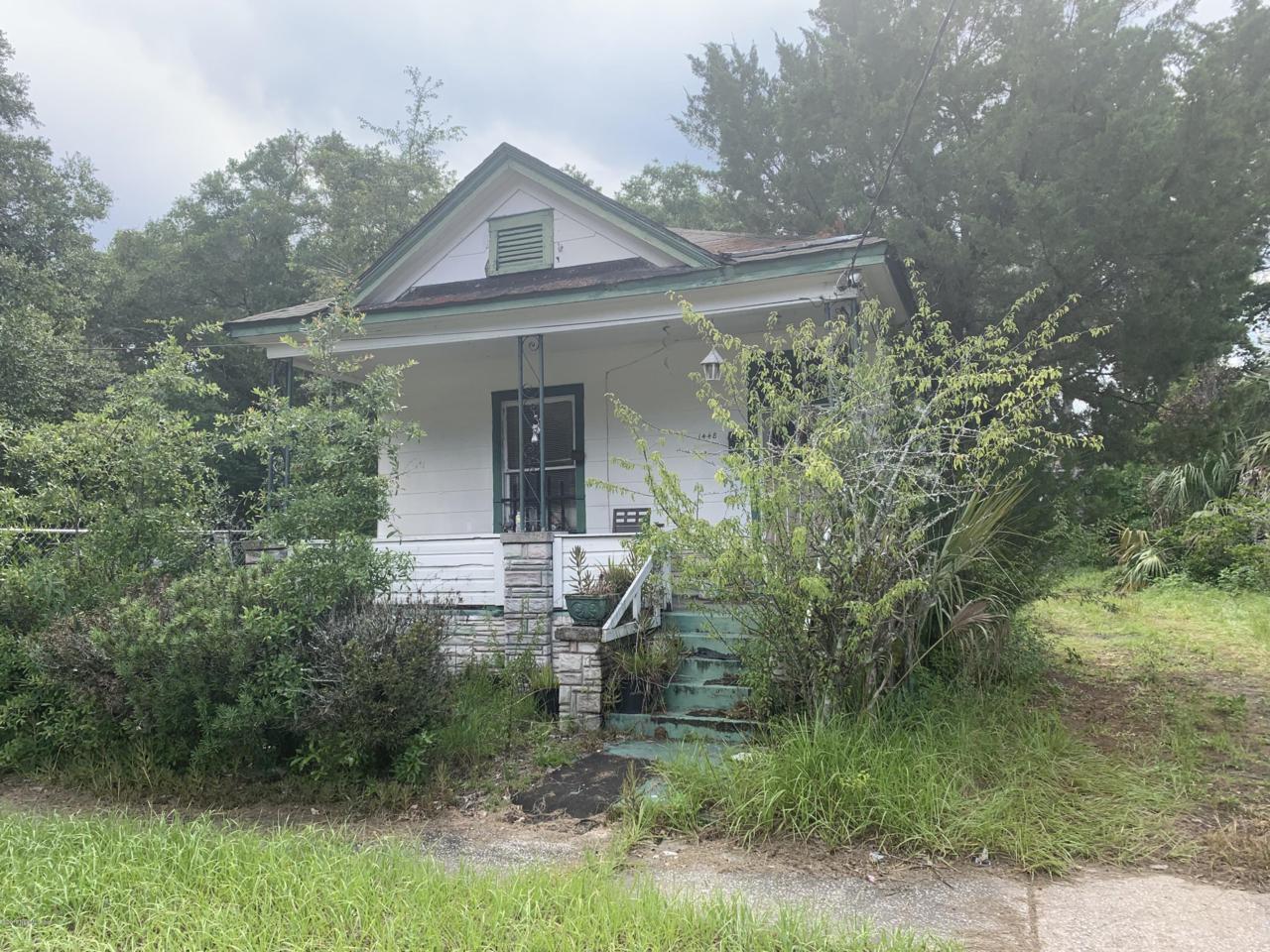 1448 Evergreen Ave - Photo 1