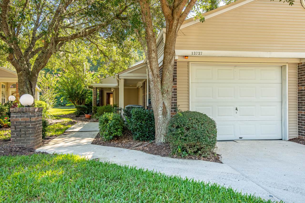 13737 W.M. Davis Pkwy - Photo 1