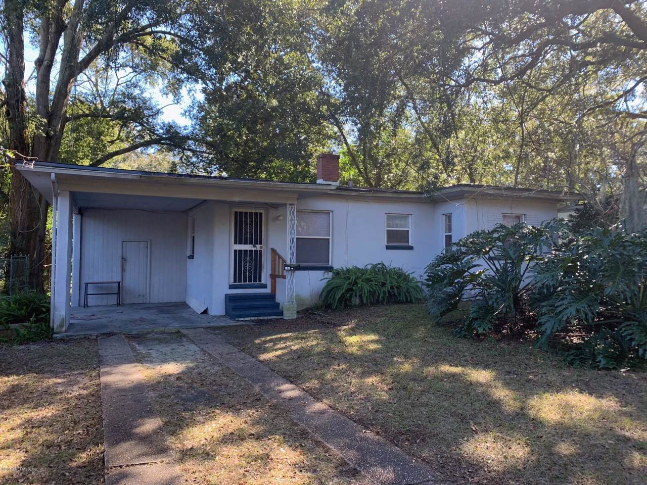 950 Ashton St - Photo 1
