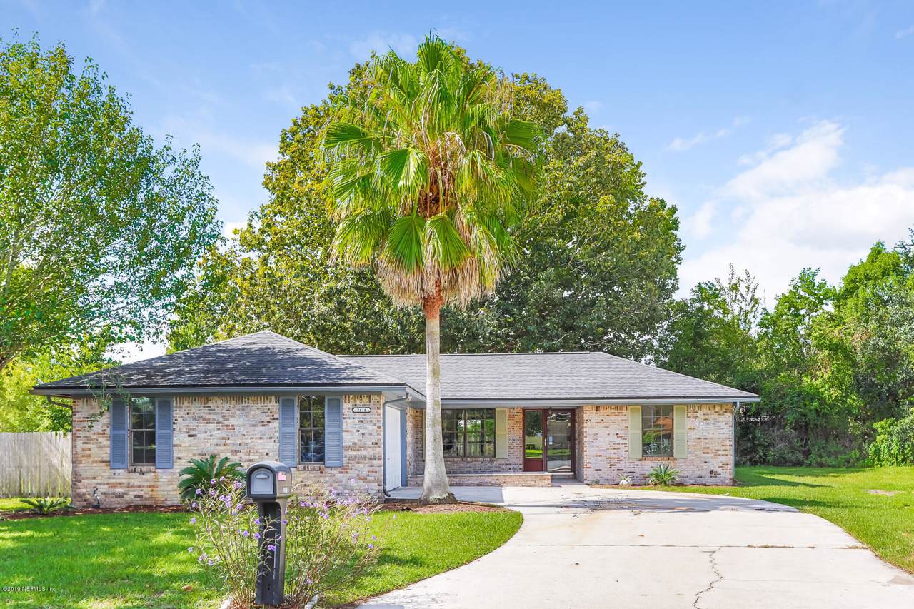 2418 Longwood St - Photo 1