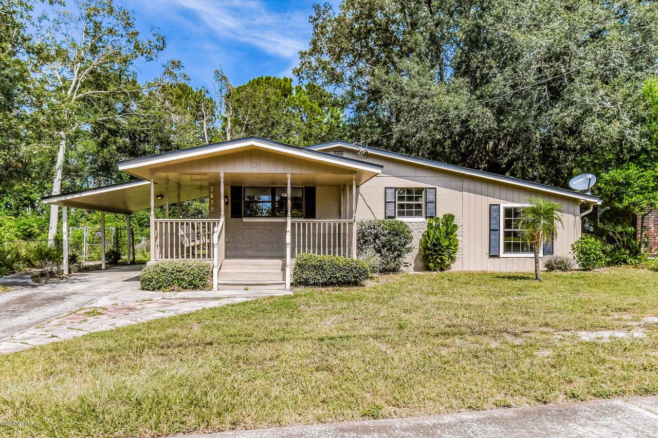 7835 Falcon St - Photo 1