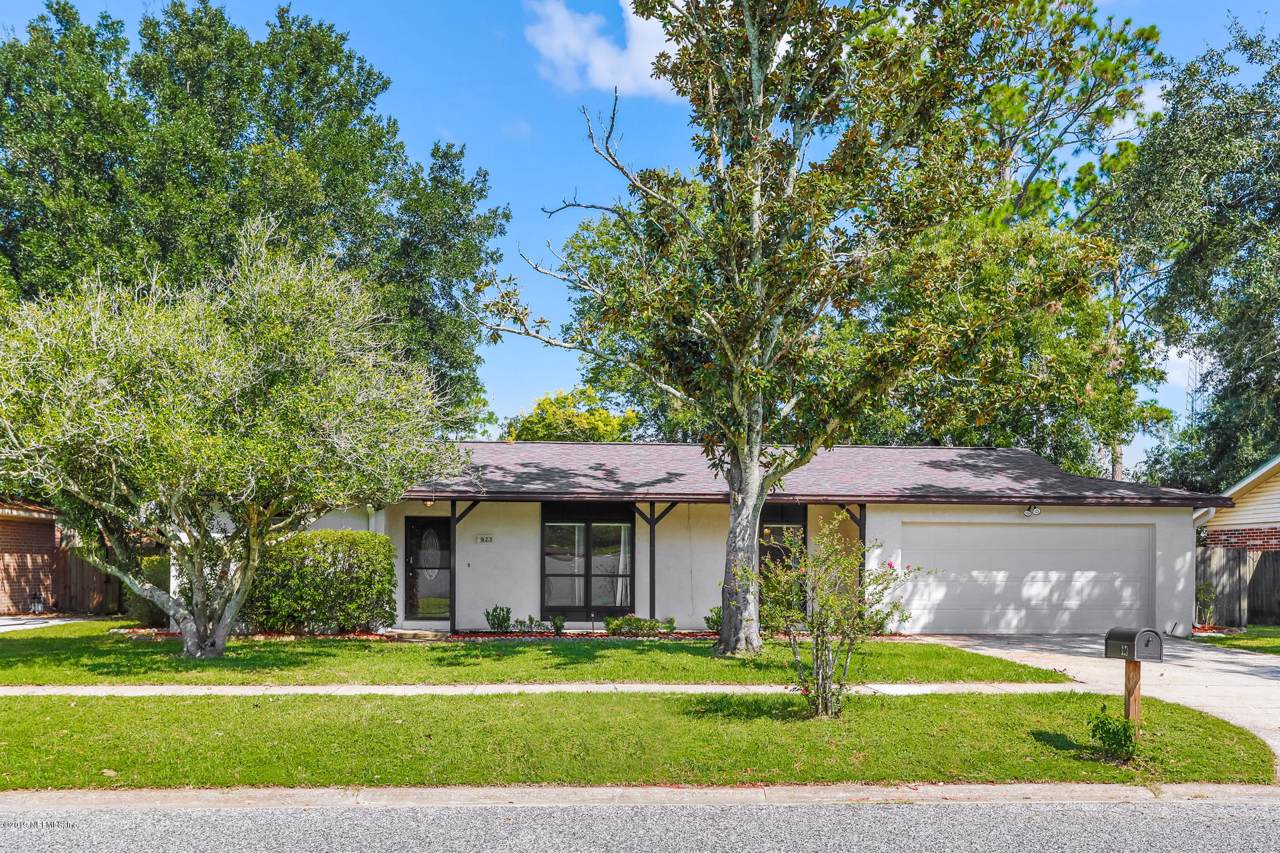 923 Grove Park Dr - Photo 1