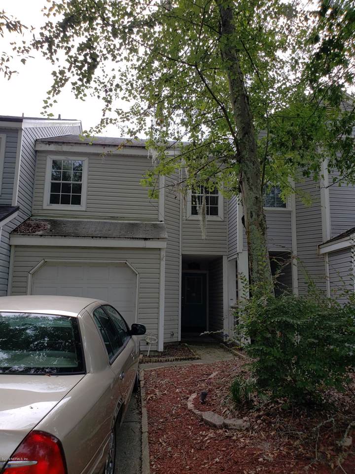 8592 Sturbridge Cir - Photo 1