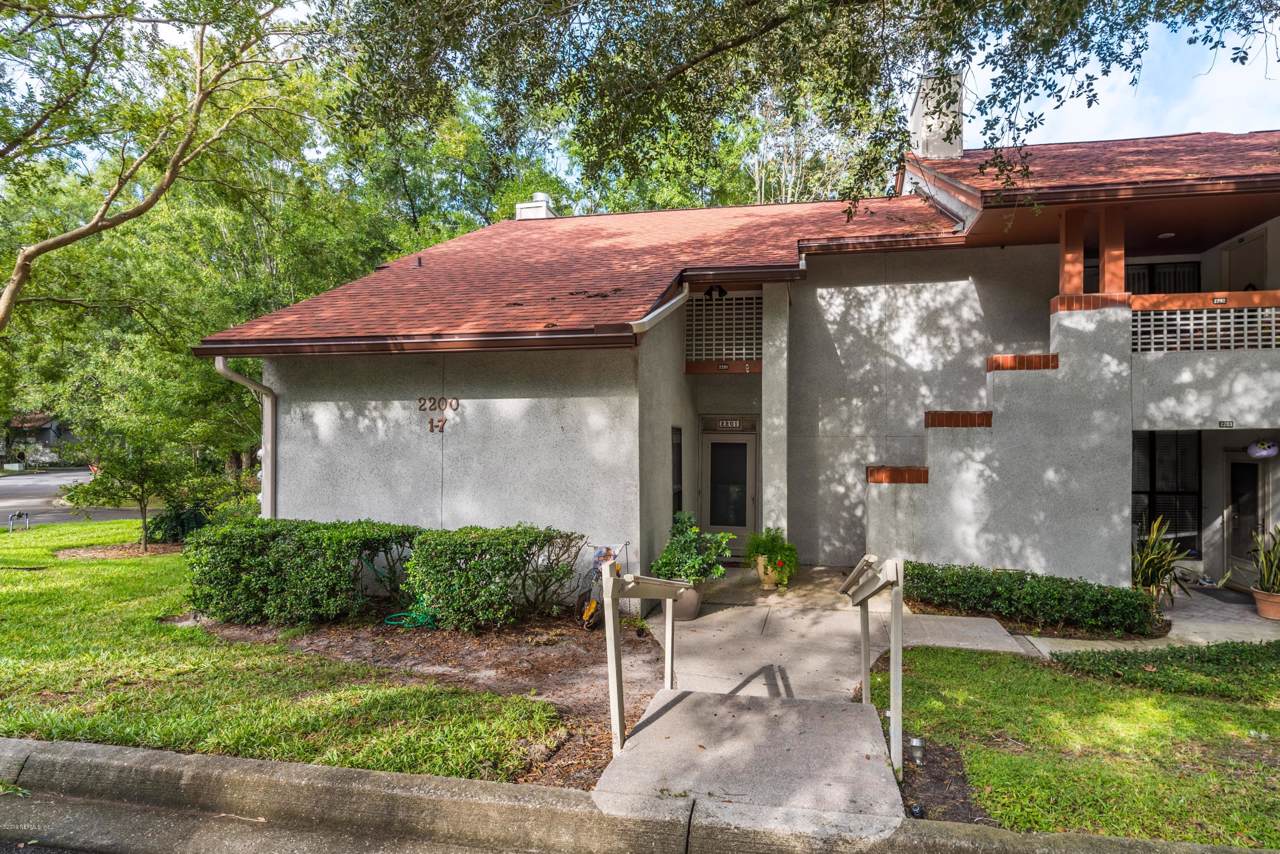 2201 Wood Hill Pl - Photo 1