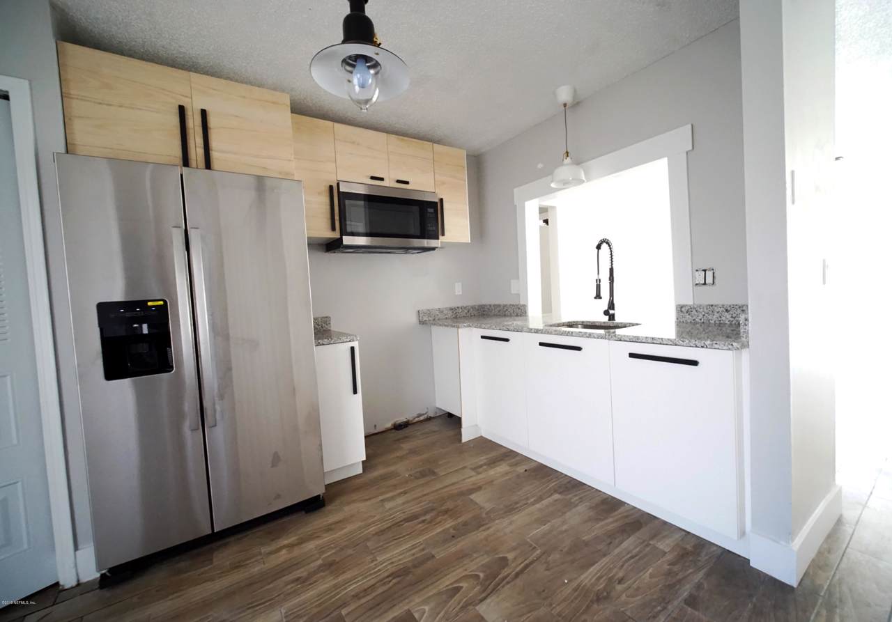 5473 Moncrief Rd - Photo 1