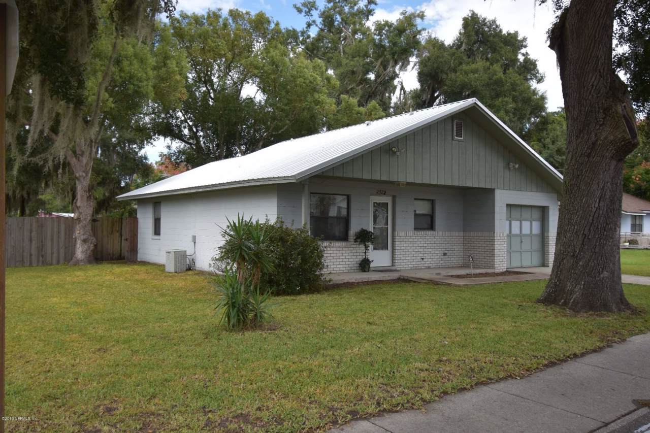 2522 Catherine St - Photo 1