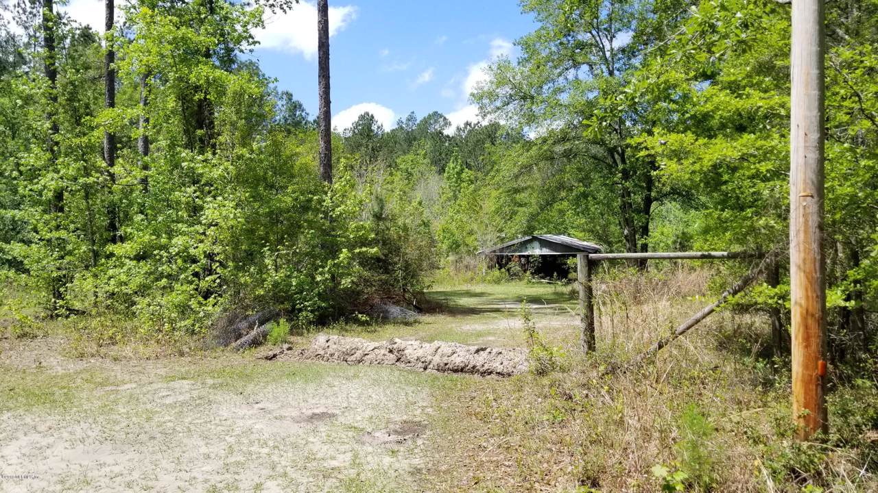 2840 Spring Dr - Photo 1