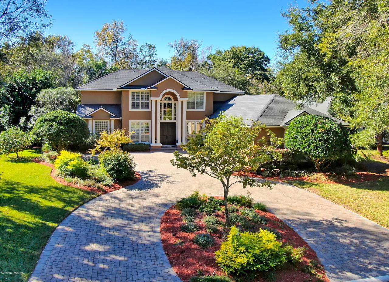 829 Peppervine Ave - Photo 1