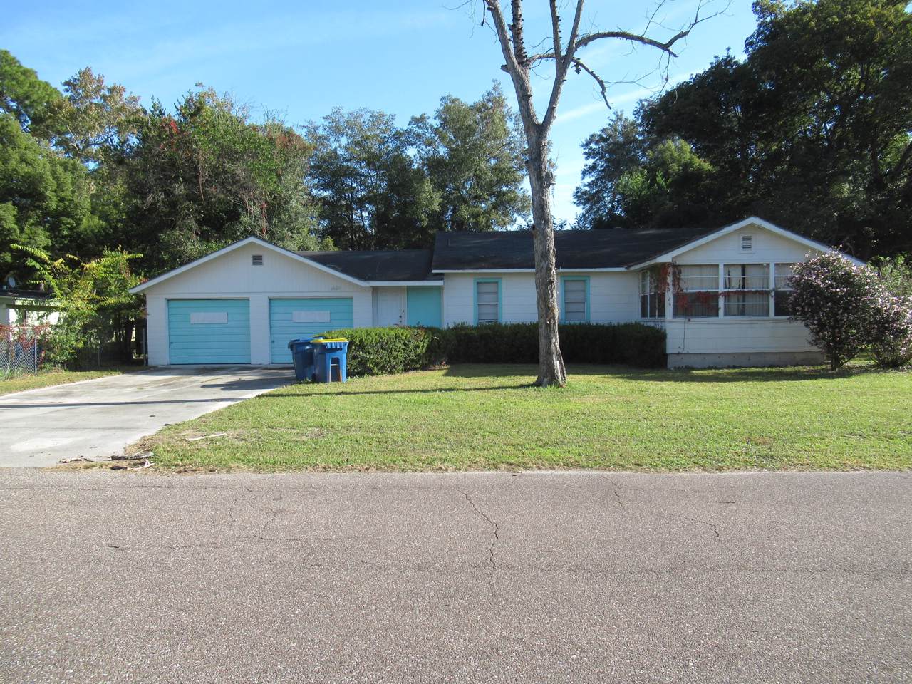 2255 Belvedere St - Photo 1