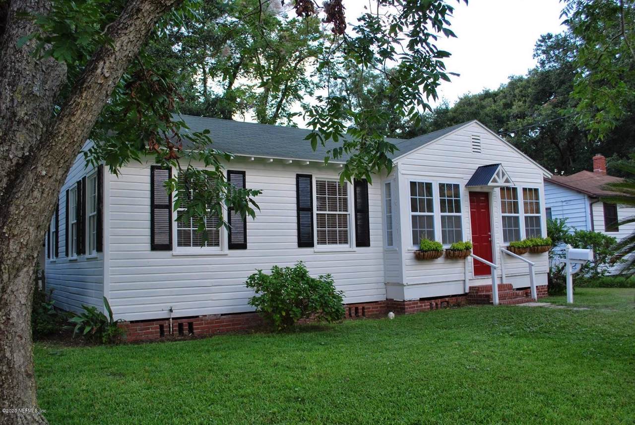 2854 Stanwood Ave - Photo 1