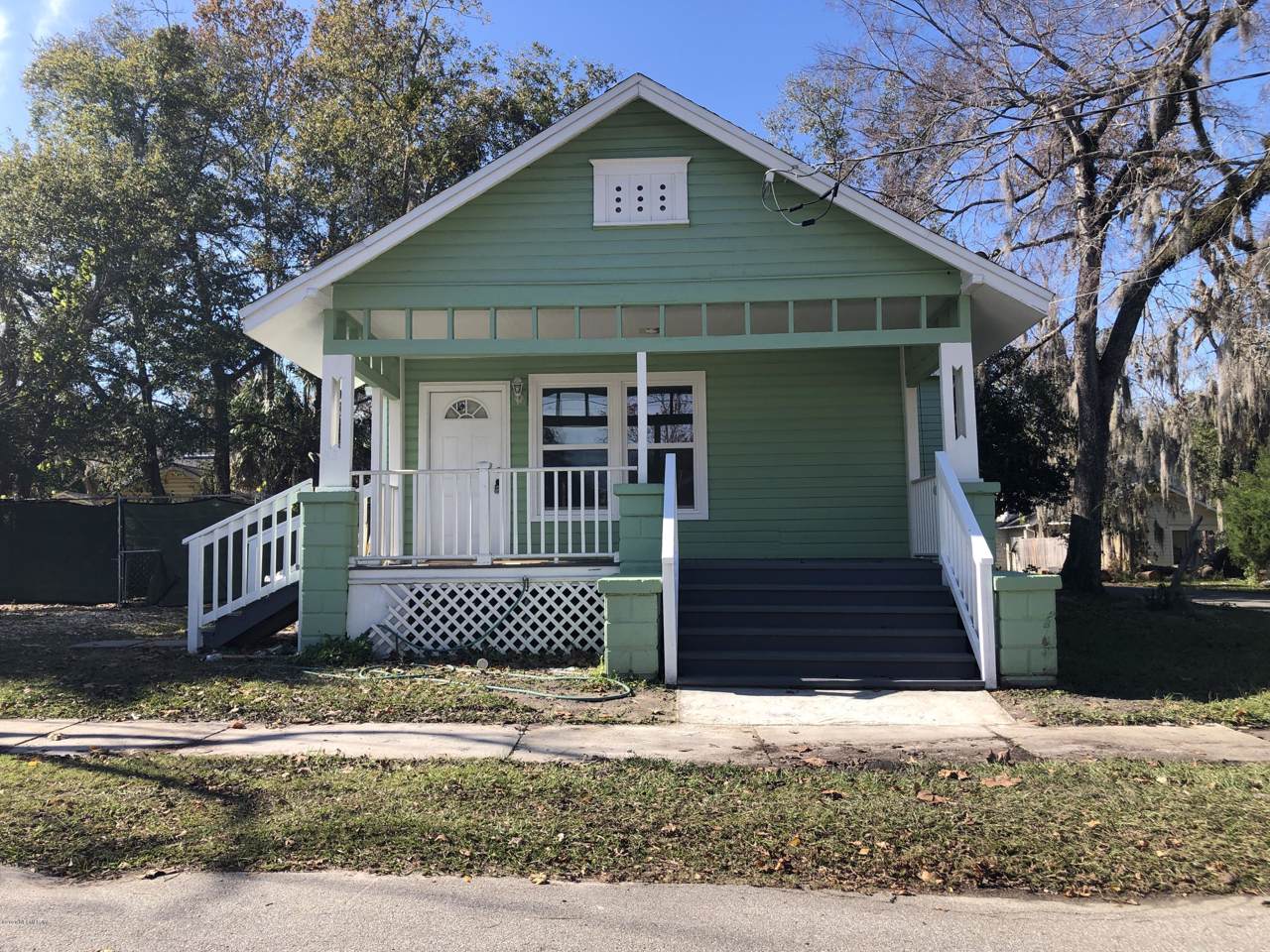 336 Smith St - Photo 1