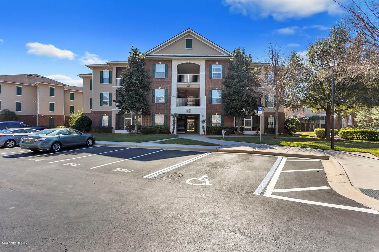785 Oakleaf Plantation Pkwy - Photo 1