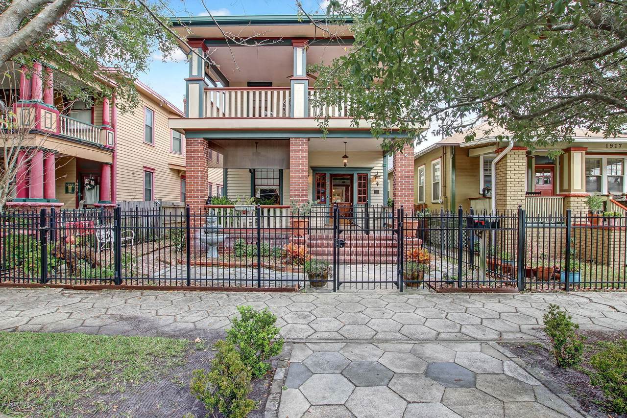 1921 Laura St - Photo 1