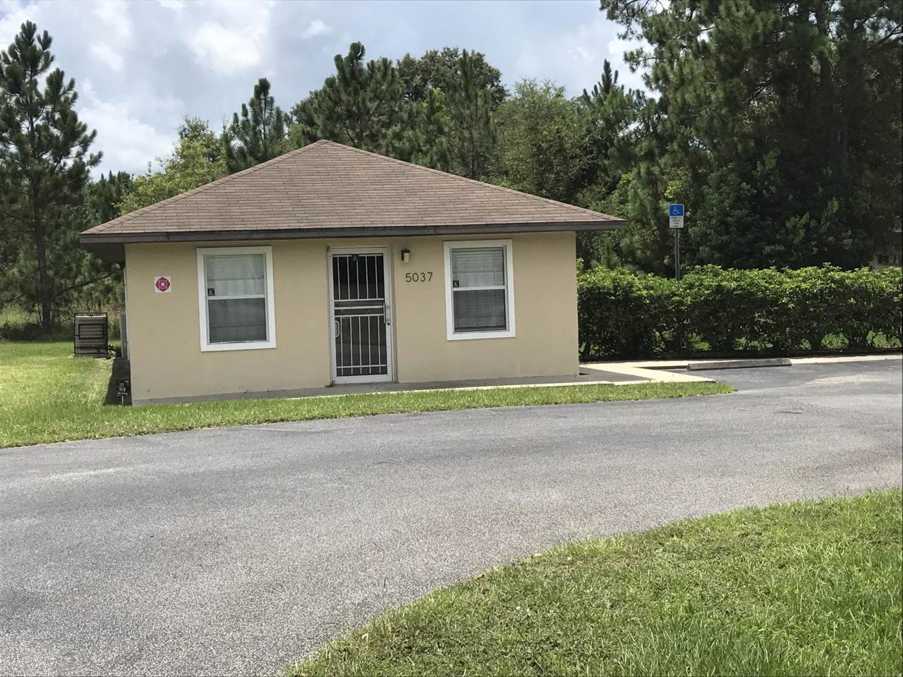 5037 Crill Ave - Photo 1