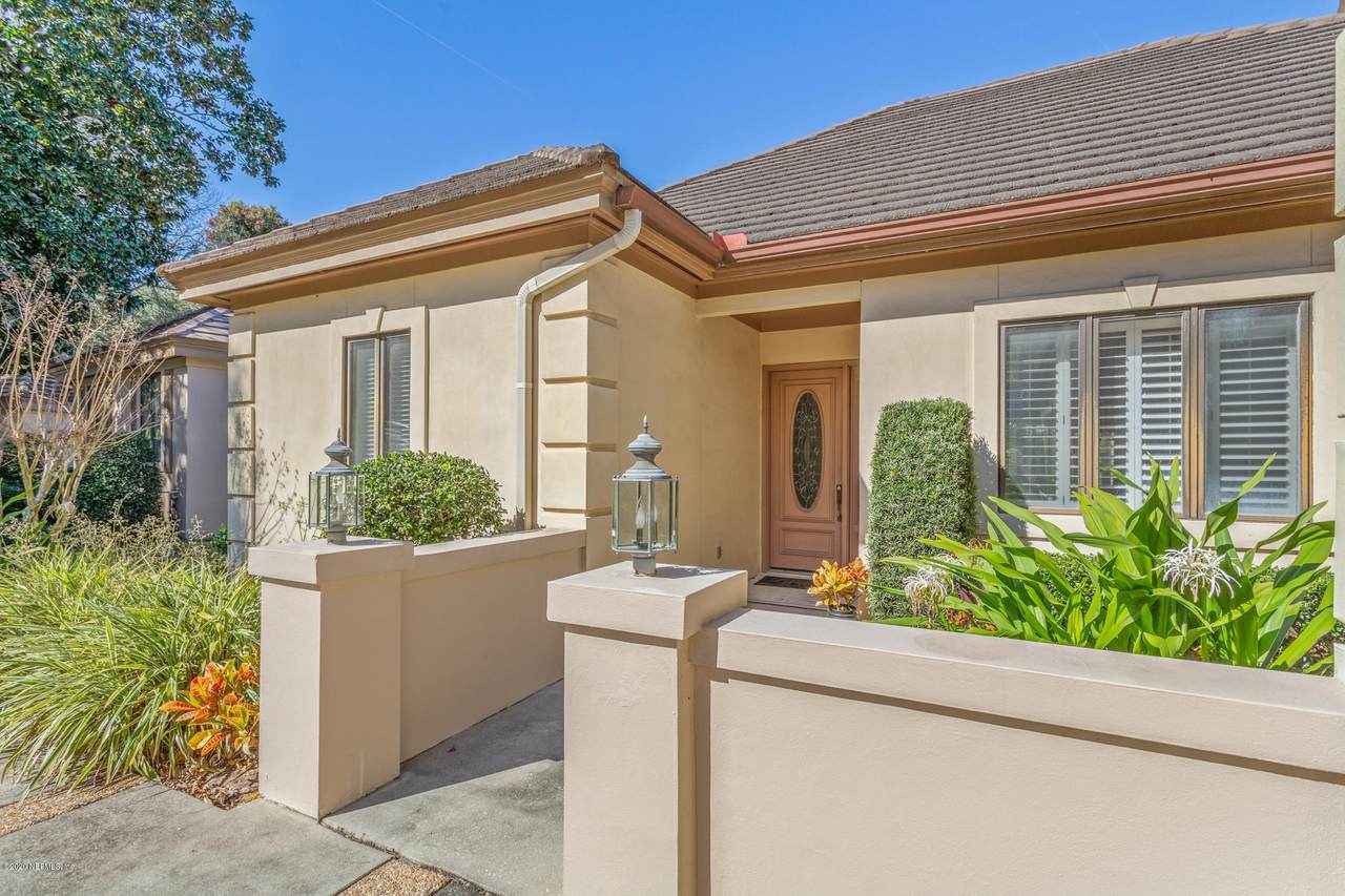 1850 Colwood Ct - Photo 1