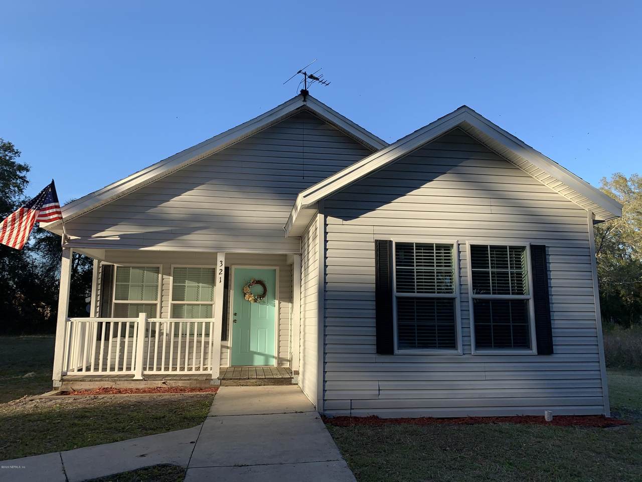 321 SW 2ND Ter - Photo 1