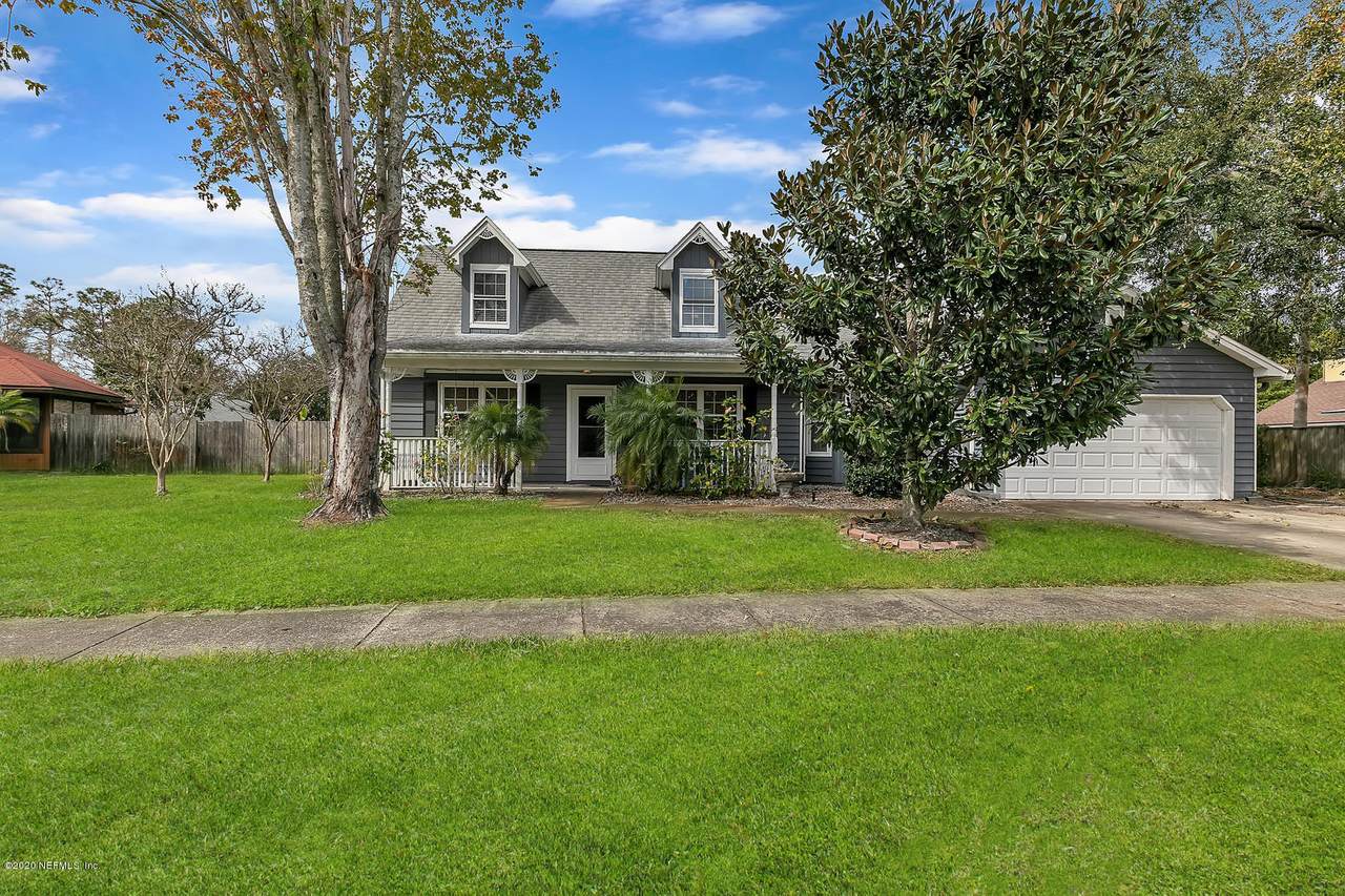 10070 Delano Dr - Photo 1