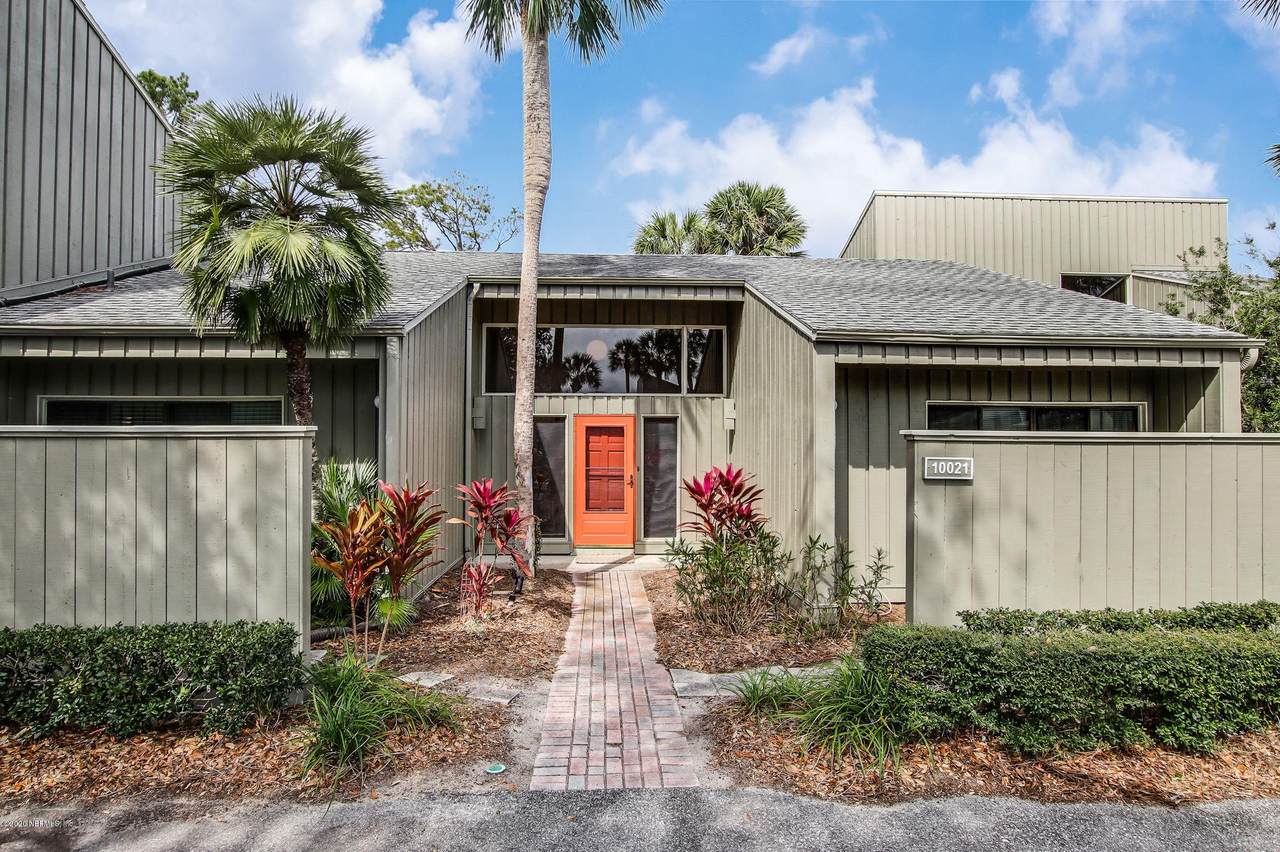 10021 Sawgrass Dr - Photo 1