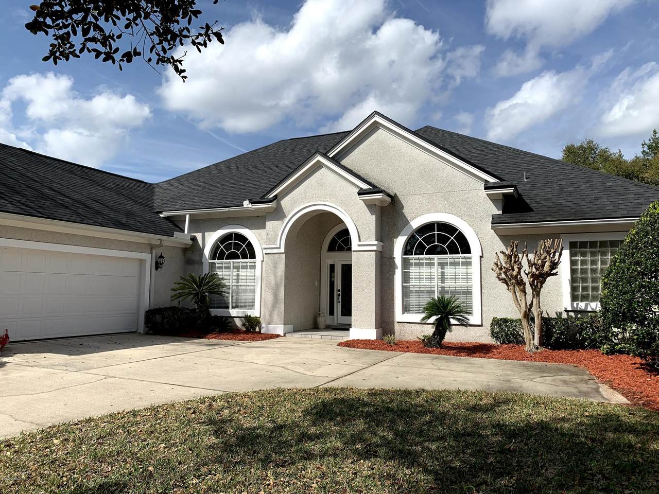 8205 Bay Tree Ln - Photo 1