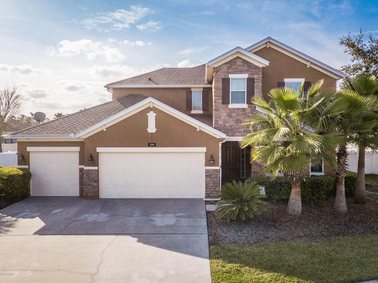 210 Field Crest Dr - Photo 1