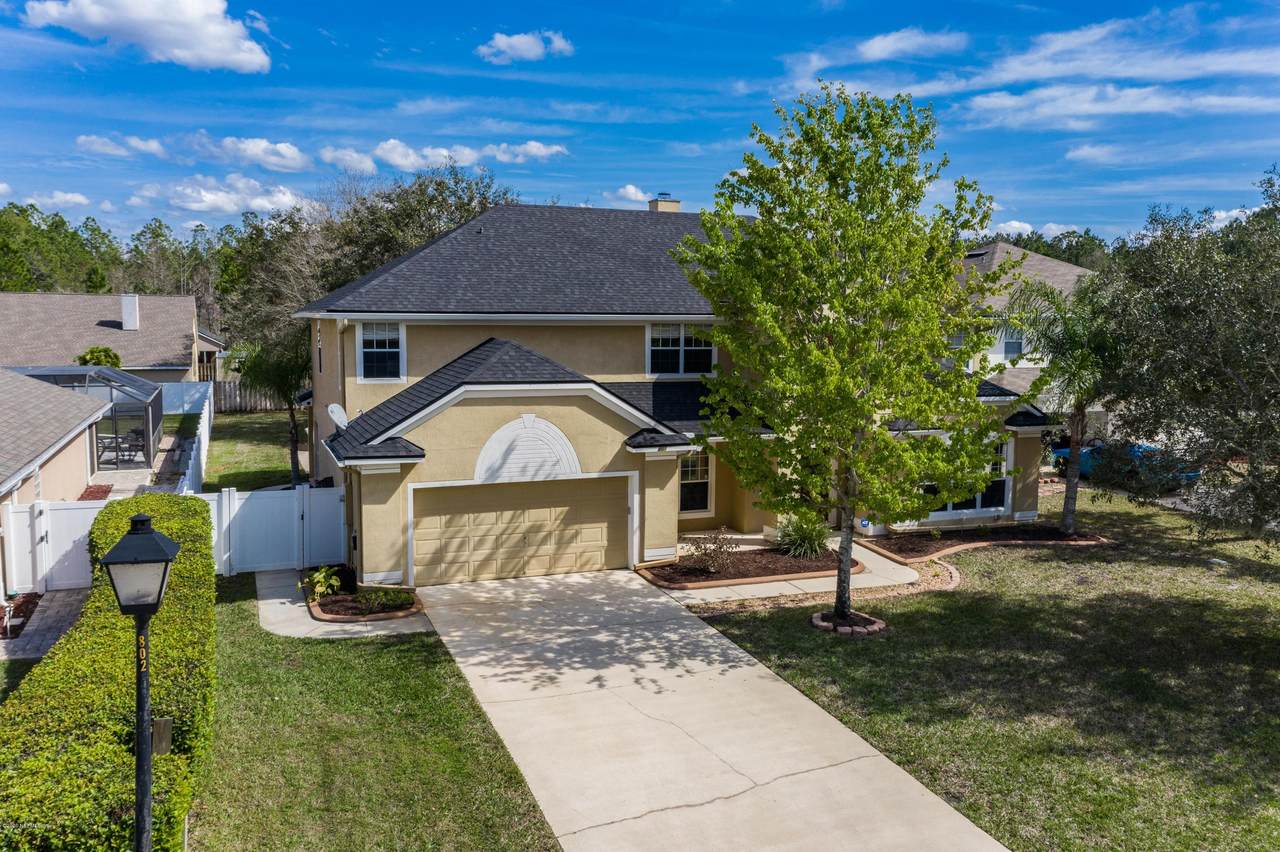804 Lapoma Way - Photo 1