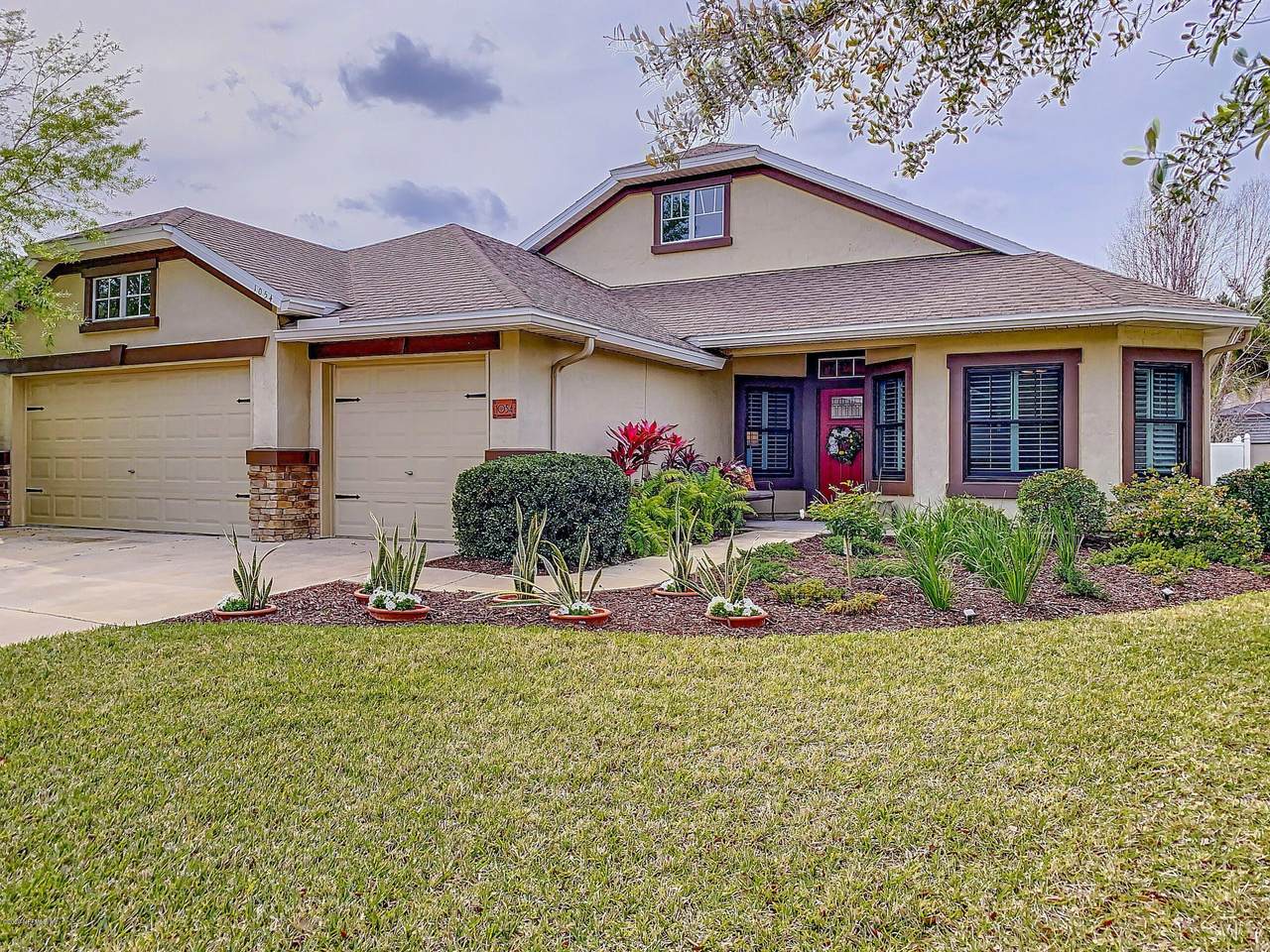 1054 Drakefeather Dr - Photo 1