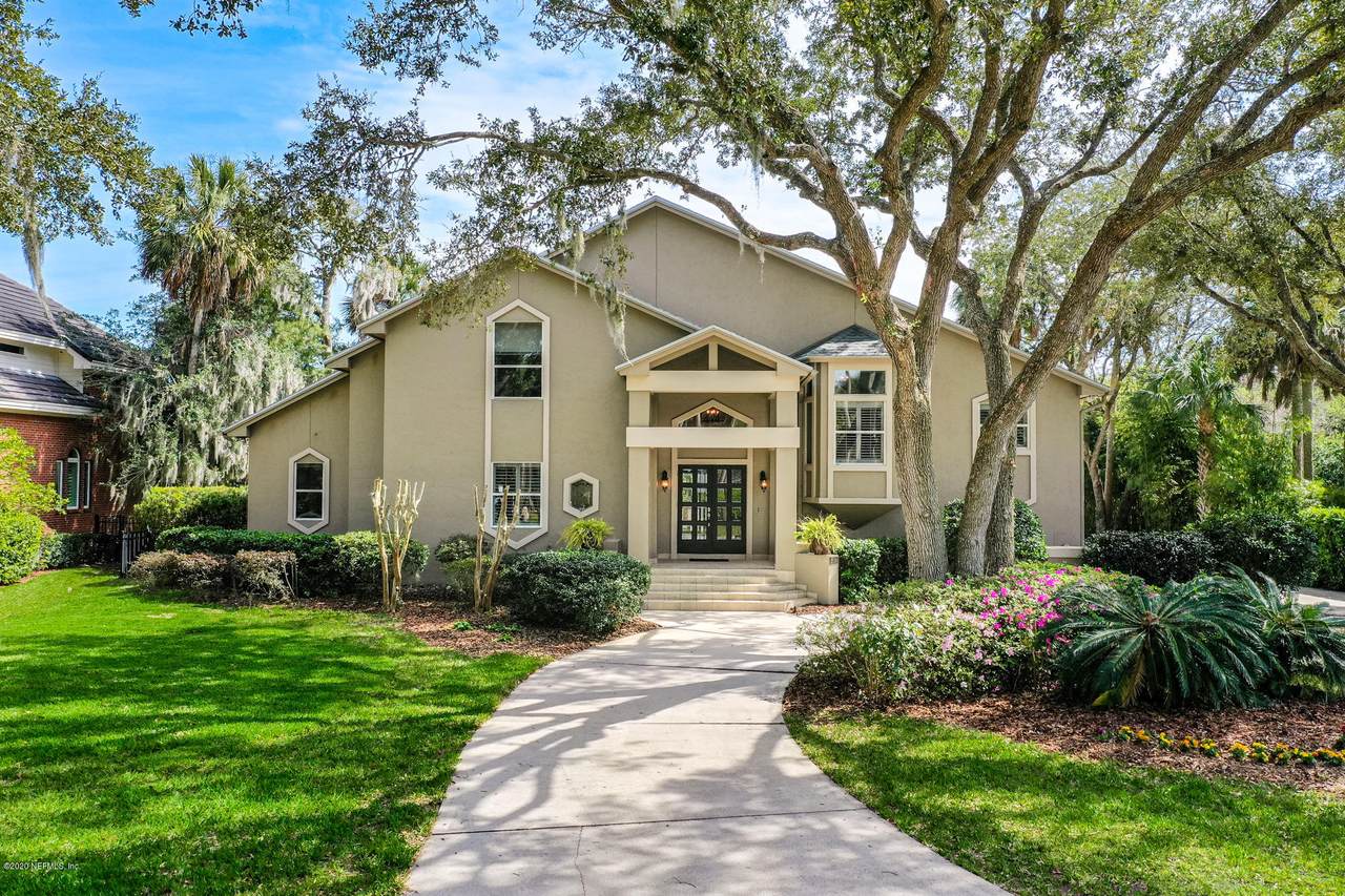 2110 Oak Hammock Dr - Photo 1