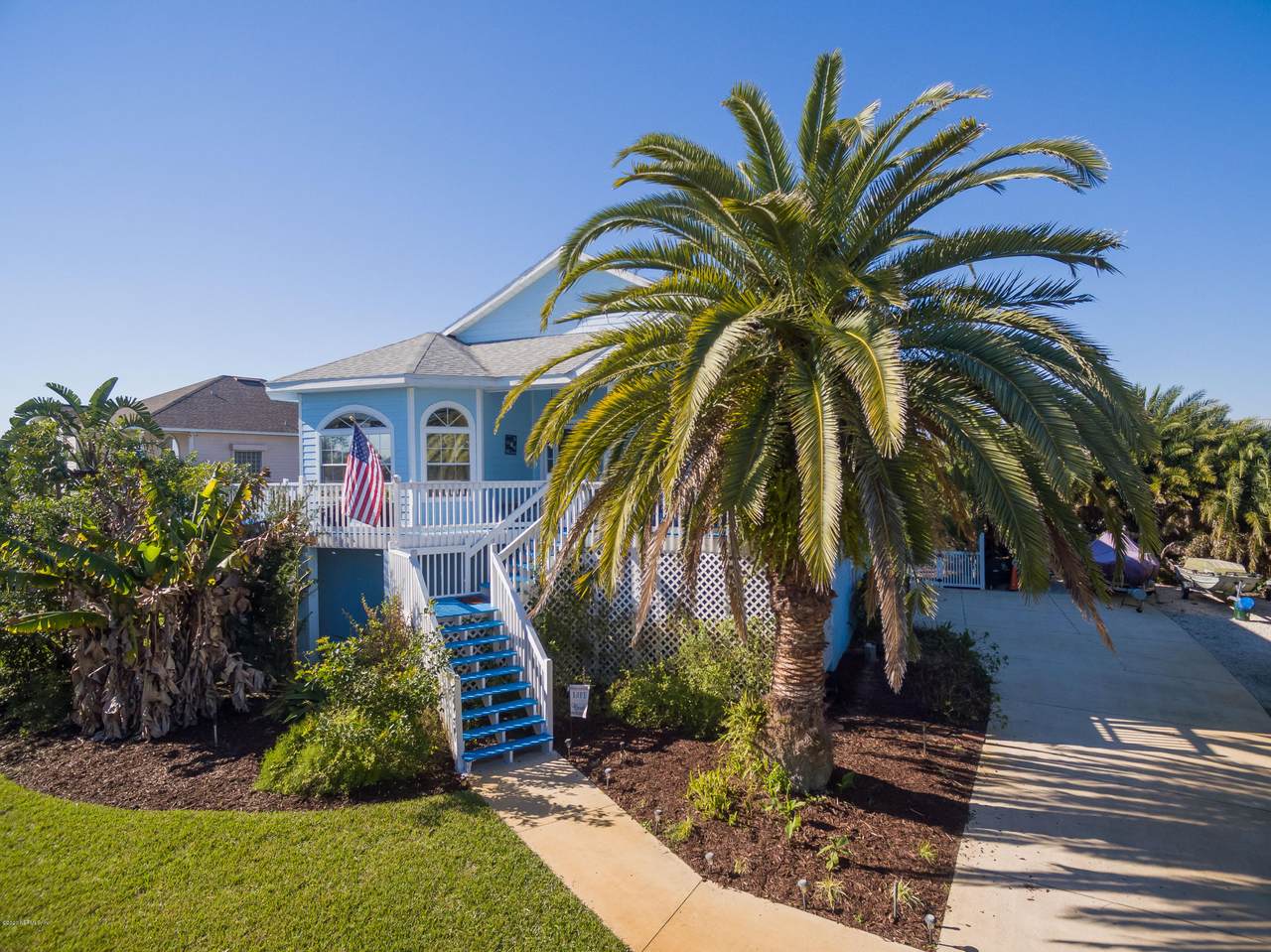 290 Riverside Blvd - Photo 1