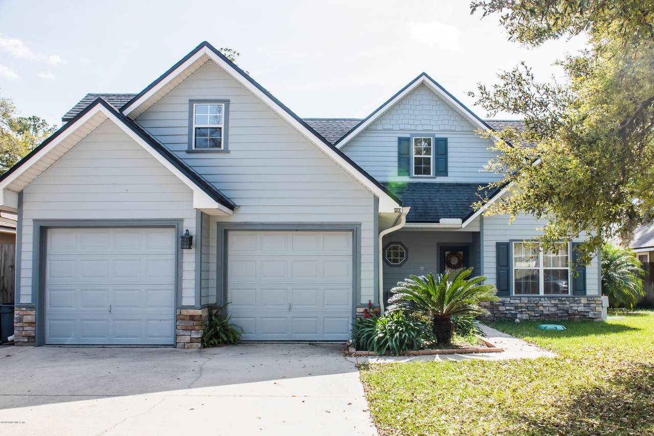 890 Clay St - Photo 1