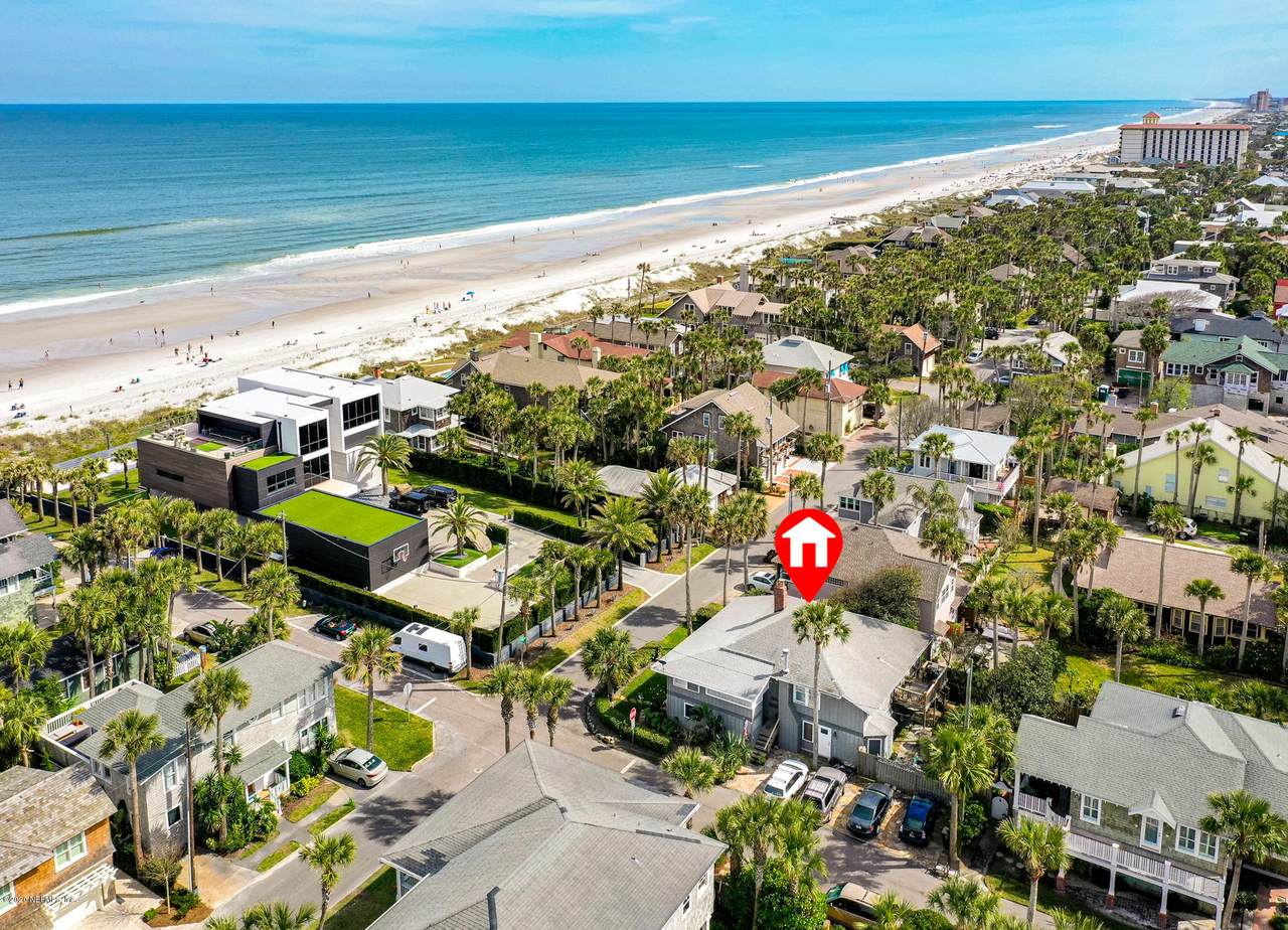 598 Beach Ave - Photo 1