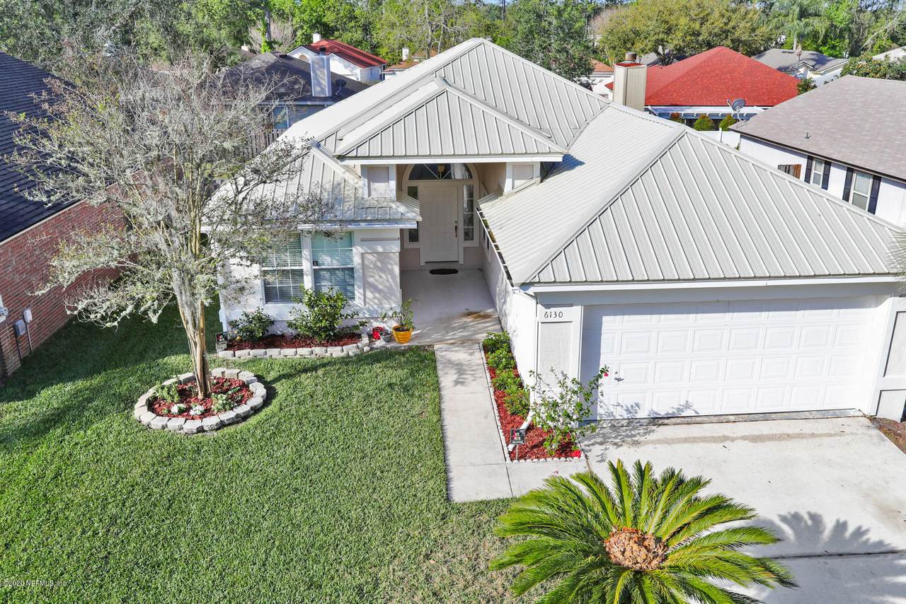 6130 Alpenrose Ave - Photo 1