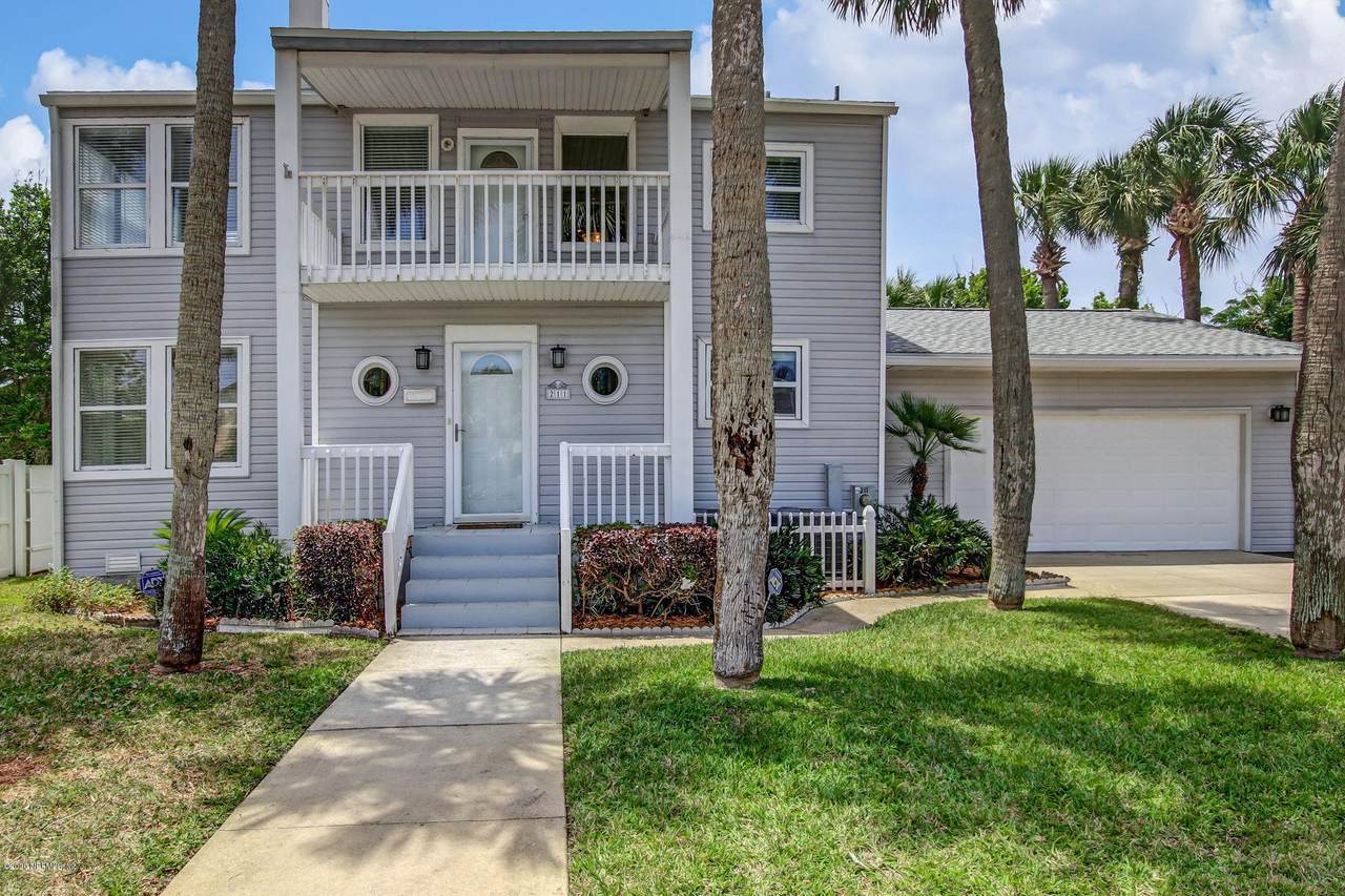 211 Walnut St - Photo 1