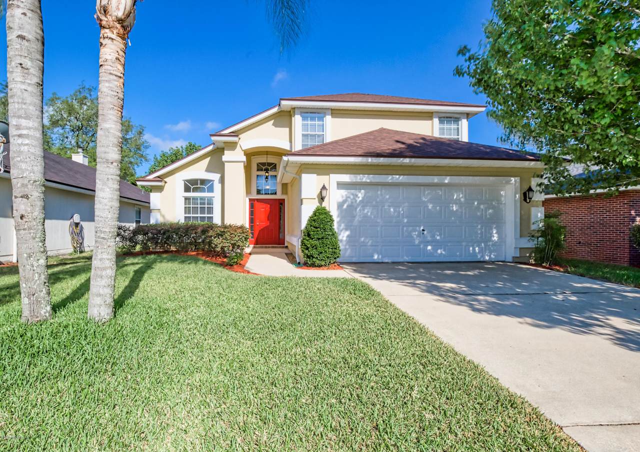 913 Lilac Loop - Photo 1