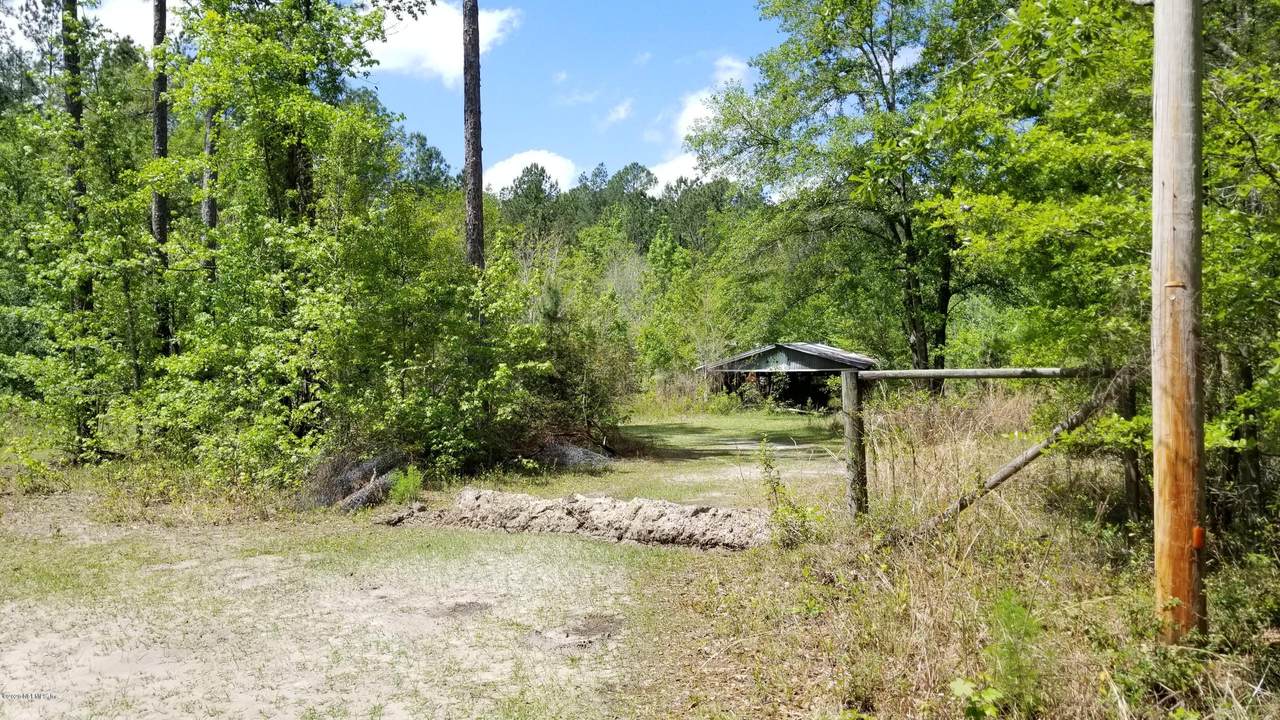 2840 Spring Dr - Photo 1